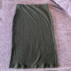 Green stretchy pencil skirt. Size XL. Never Worn.